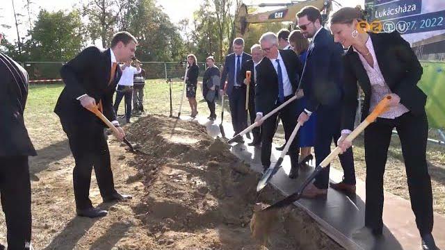 Alapkőletétellel kezdte meg új gyártócsarnokának kivitelezési munkáit a Schott Lukácsházán Alapkőletétellel kezdte meg új gyártócsarnokának kivitelezési munkáit a Schott Lukácsházán