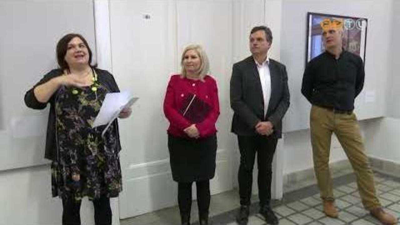 Én, a néző címmel fotótárlat nyílt az ELTE Savaria Egyetemi Központ kiállítóterében Én, a néző címmel fotótárlat nyílt az ELTE Savaria Egyetemi Központ kiállítóterében