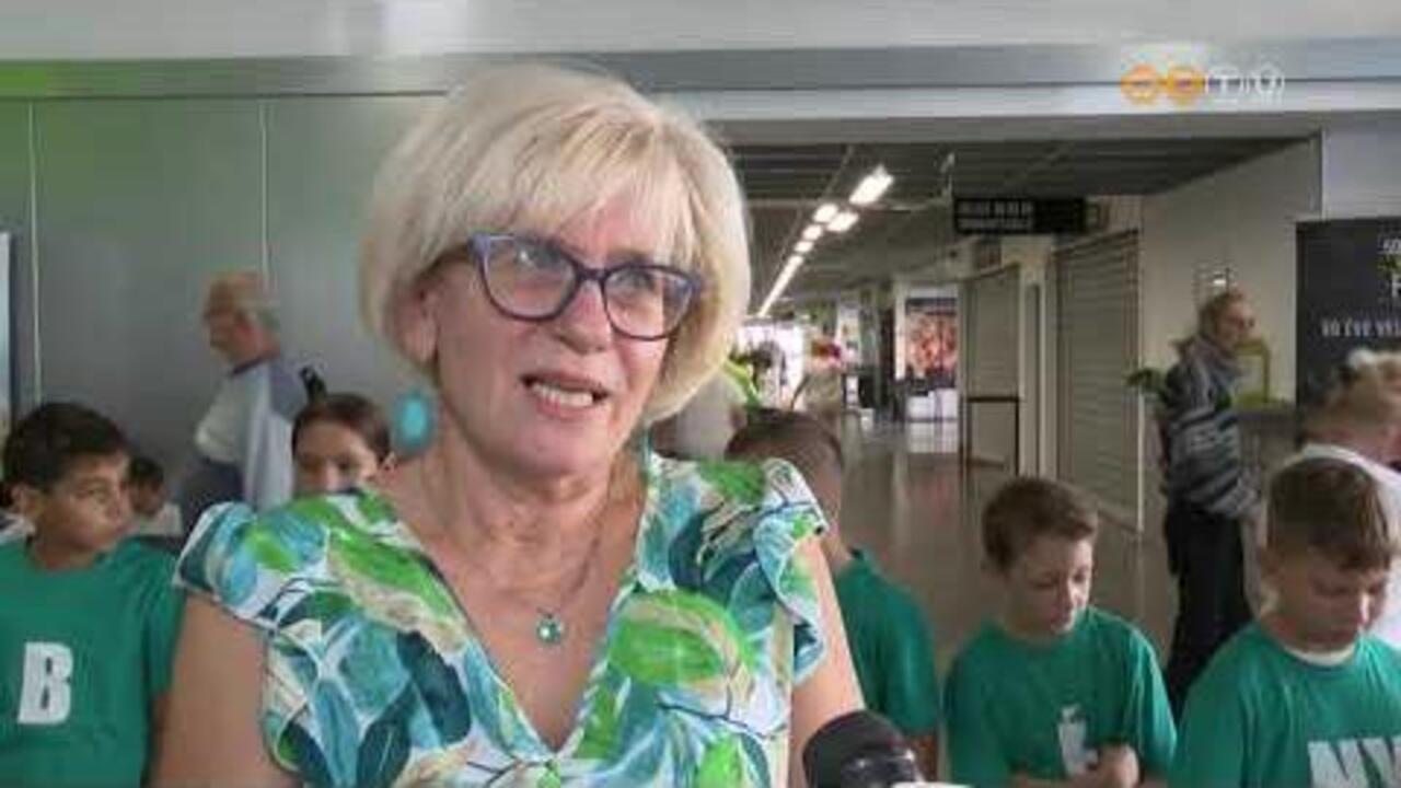 Flashmobbal hívták fel a figyelmet az olvasás fontosságára a Bercsényi-iskola 4. b osztályos tanulói Flashmobbal hívták fel a figyelmet az olvasás fontosságára a Bercsényi-iskola 4. b osztályos tanulói