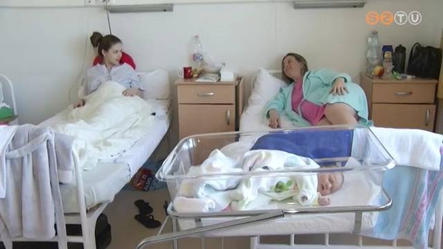 Születés: a császármetszéseket csökkentenék a szülésekre vonatkozó új irányelvek Születés: a császármetszéseket csökkentenék a szülésekre vonatkozó új irányelvek