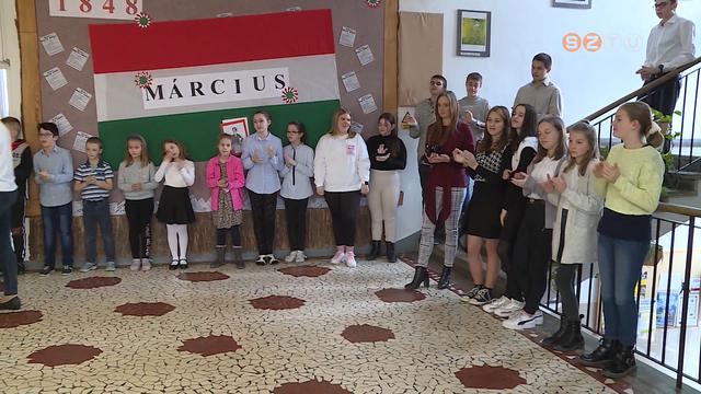 Fogyasztói tudatosságra nevelő iskola címet kapott a Neumann János Általános Iskola Fogyasztói tudatosságra nevelő iskola címet kapott a Neumann János Általános Iskola