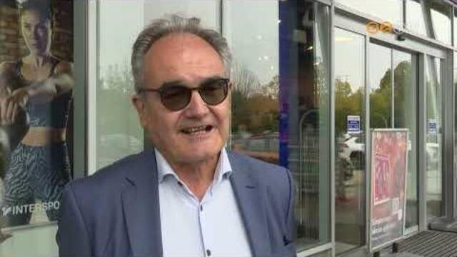 Monokristályos napelemeket szereltek a Szombathely Center épületének tetőszerkezetére Monokristályos napelemeket szereltek a Szombathely Center épületének tetőszerkezetére