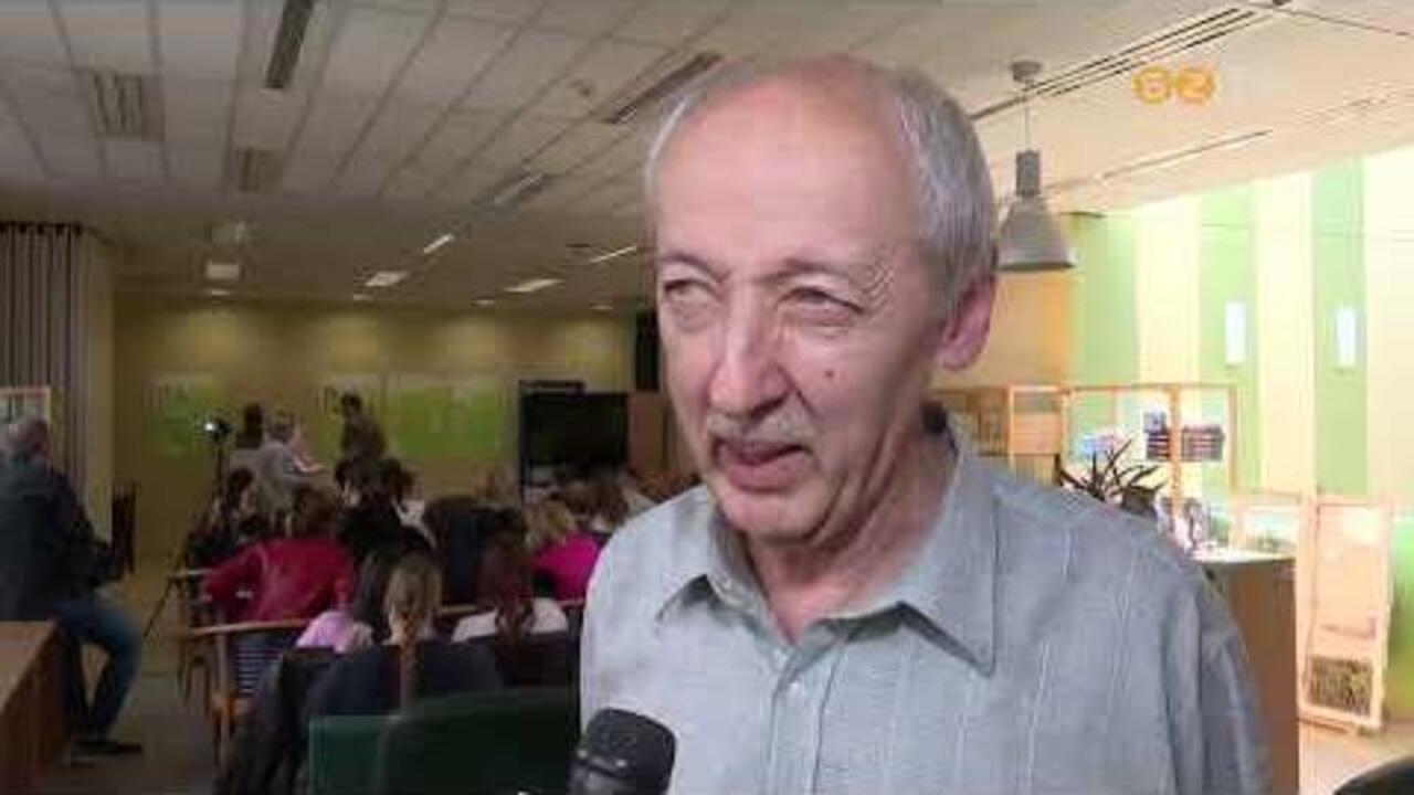 Szauer Ágoston verseskötetének bemutatójával ünnepelte a közelgő magyar költészet napját az ELTE Szauer Ágoston verseskötetének bemutatójával ünnepelte a közelgő magyar költészet napját az ELTE