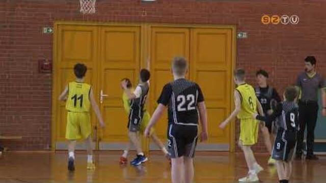 Kiütéses győzelem és fájó vereség – mozgalmas napot zárt az Ifjú Sólymok U14-es kosárlabdacsapata Kiütéses győzelem és fájó vereség – mozgalmas napot zárt az Ifjú Sólymok U14-es kosárlabdacsapata
